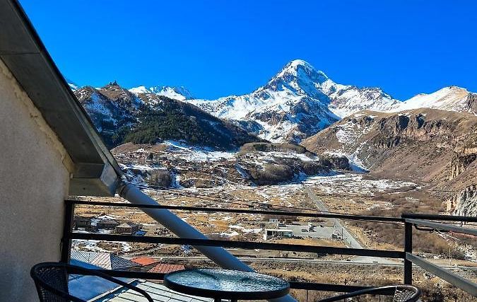 Rooms Hotel Kazbegi Гергети